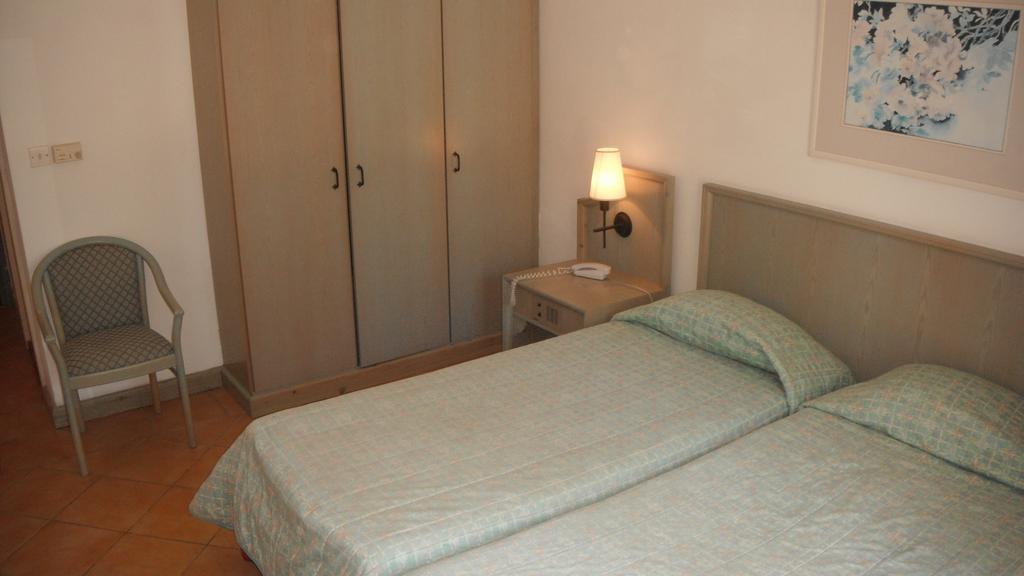 Comino Hotel Экстерьер фото