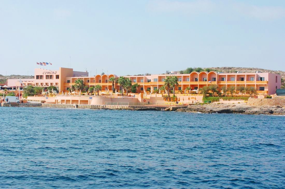 Comino Hotel Экстерьер фото