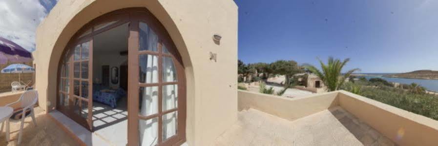 Comino Hotel Экстерьер фото