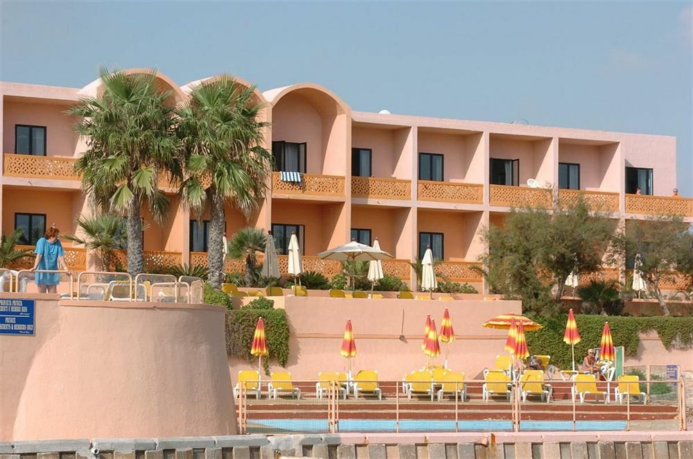 Comino Hotel Экстерьер фото